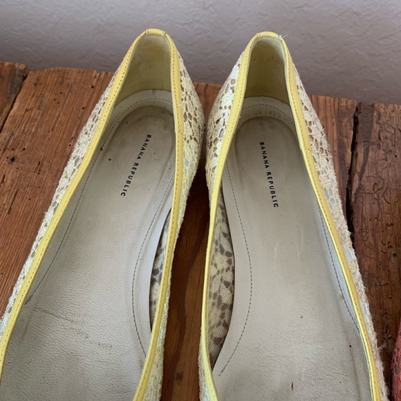 2 Pairs Banana Republic Pastel Pink and Yellow Lace Top Ballet Flats - sz 8.5 - Picture 4 of 14